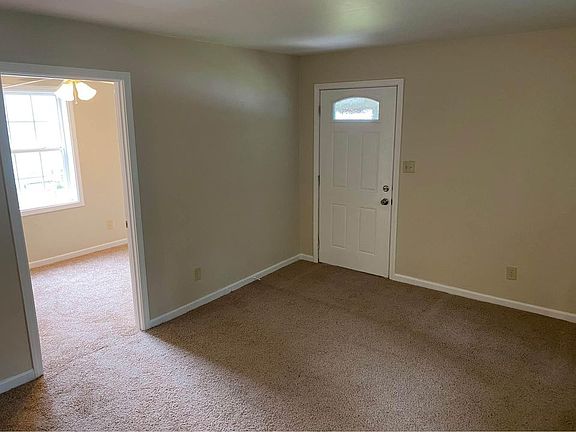 4th image of 1456 Evans Ave