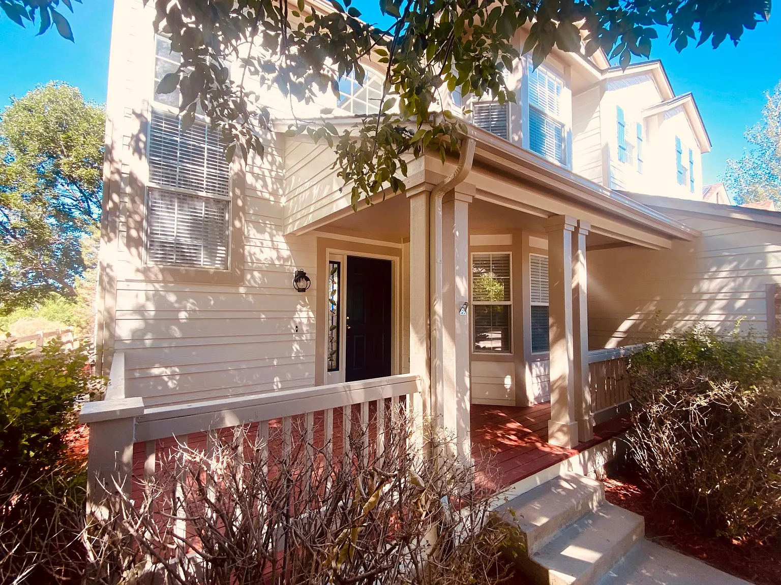 3 bed, 2949 sqft, $3,350 — Photo 2