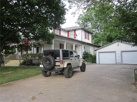 4th image of 2508 1st St