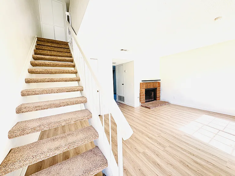 1013 W Linden St #16 — Photo 18