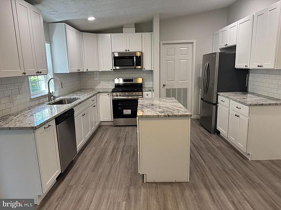 5th image of 117 River Bend Dr