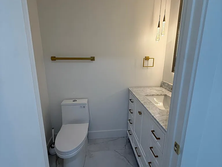 6744 Canary Palm Cir — Photo 12