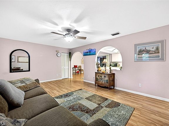 5th image of 339 W Mariana Ave