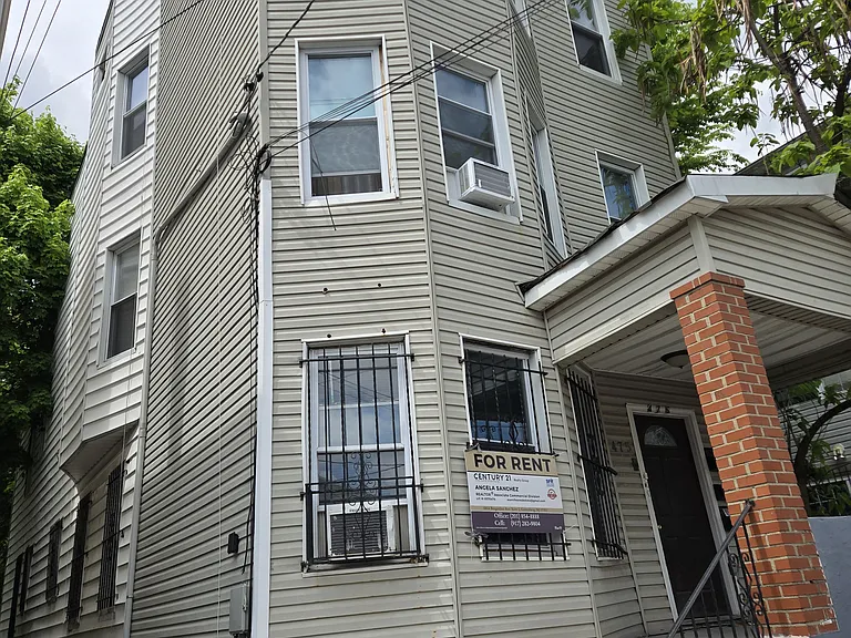 475 S 19th St #1 — Photo 2
