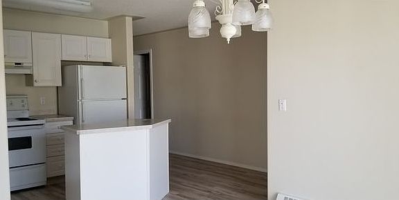 3rd image of 1202 1st Ave NW