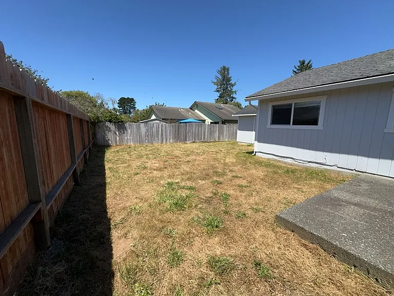 3525 Tracey Ct — Photo 19