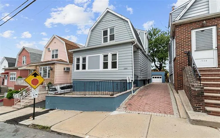 1310 80th St photo 1