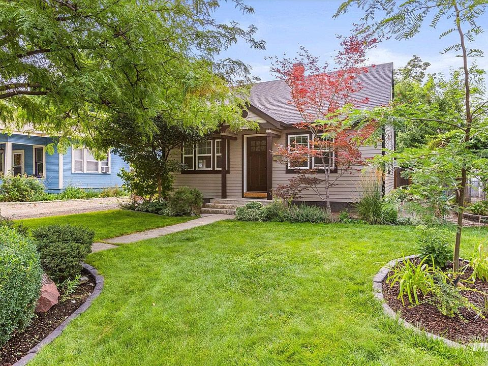 1st image of 620 17th Ave S