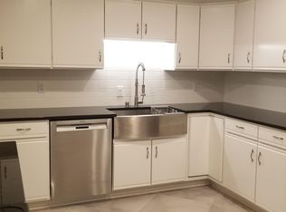 1342 Santa Monica Cir, Waukesha, WI 53186