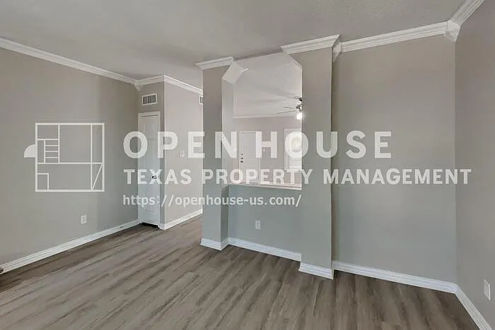 3 bed, 2.5 bath, 1761 sqft, $2,300 — Photo 3