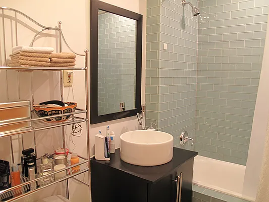 Rented by Yael Dunsky Real Estate | media 25