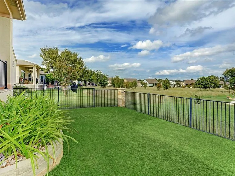 204 Monument Hill Trl — Photo 31