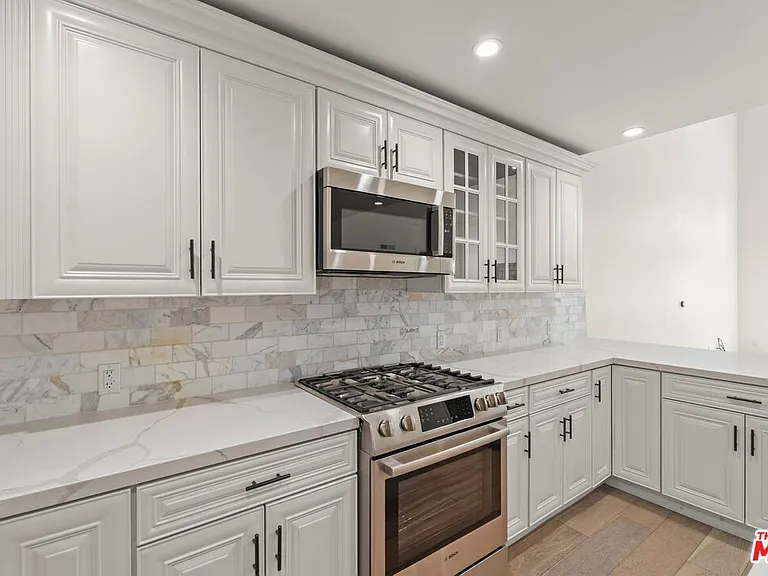 5019 Maplewood Ave #101 — Photo 10