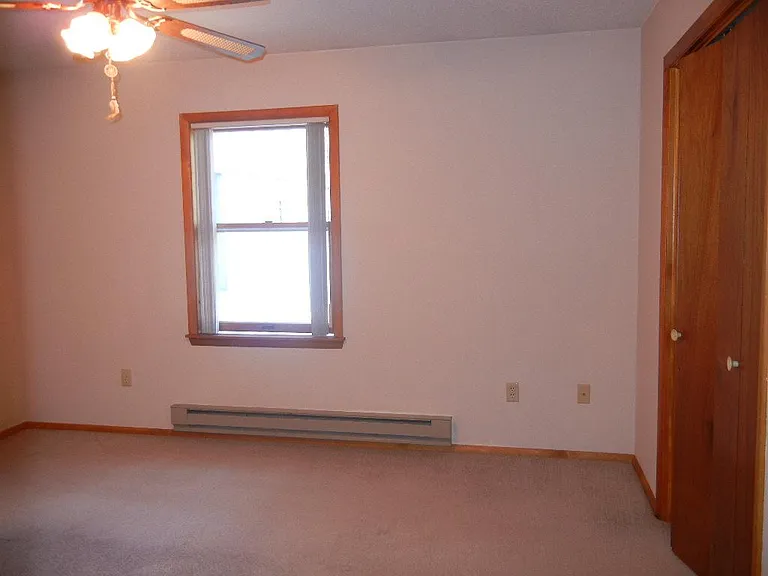 111 E 5th St #5 — Photo 7