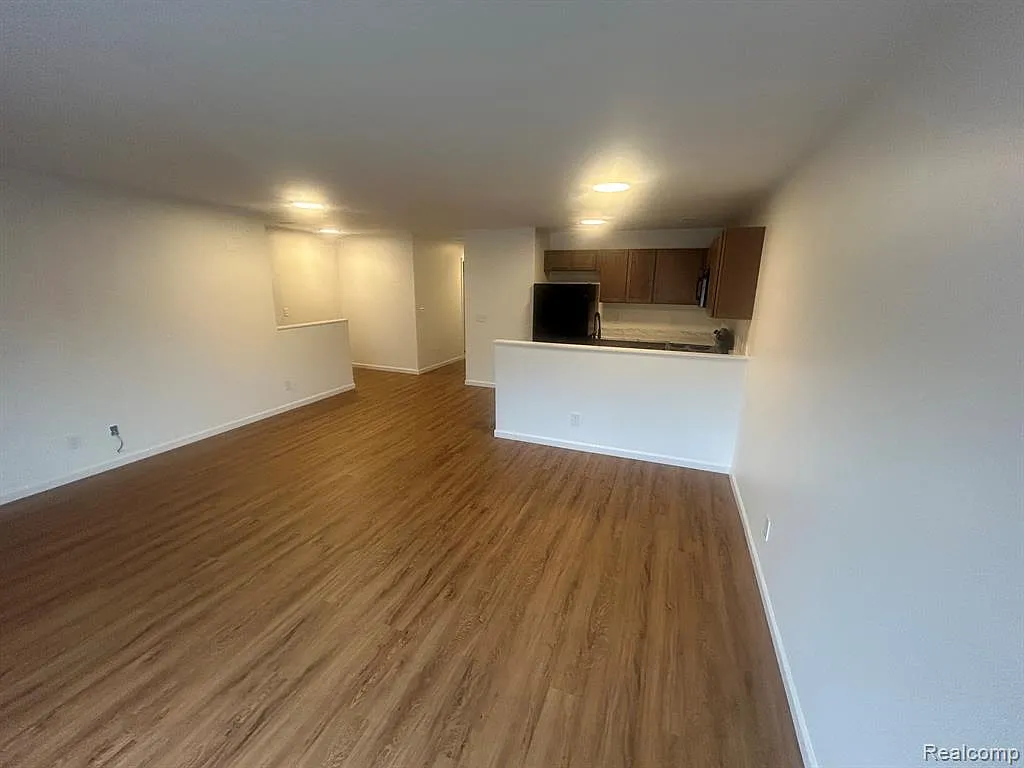 2 bed, 2.0 bath, 1116 sqft, $1,400 — Photo 3