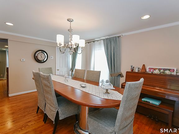 5th image of 384 Long Hill Road