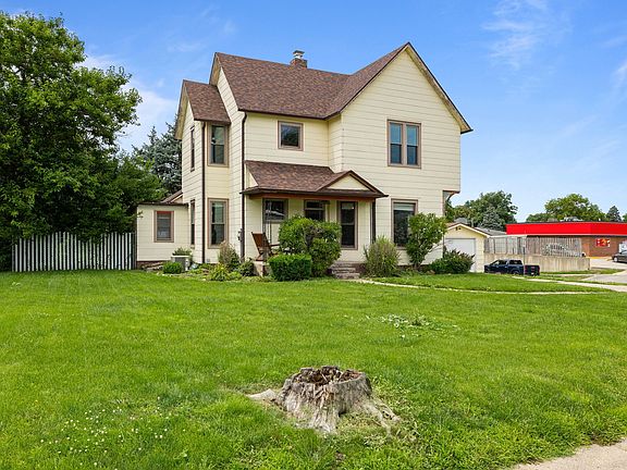 2nd image of 605 S Jefferson Way