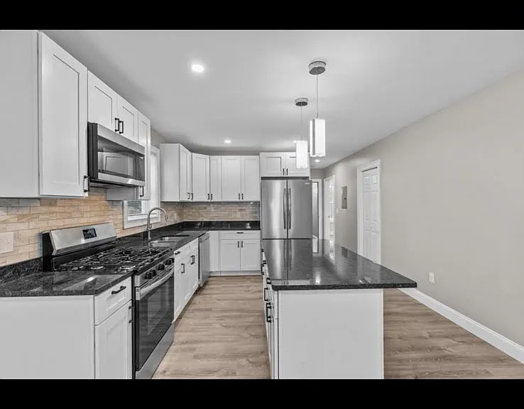14 Herschel St #1 — Photo 1