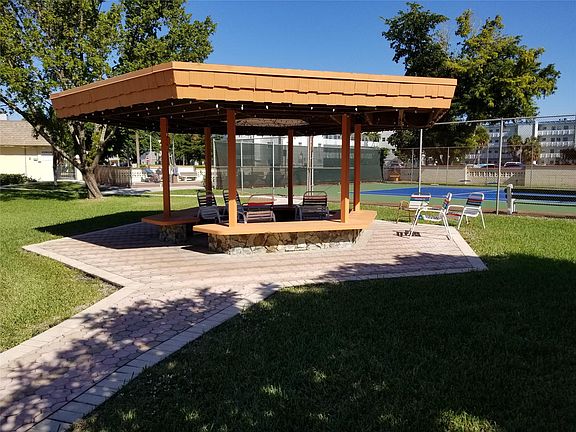 2nd image of 4000 NW 44th Avenue #215