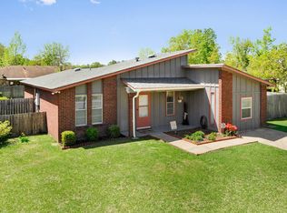 7121 Greenbriar St, Ocean Springs, MS 39564