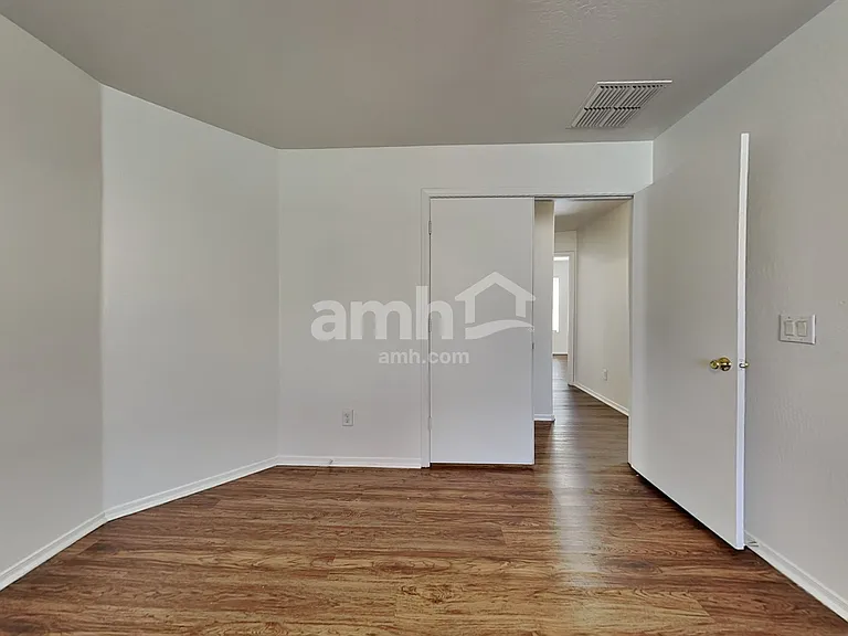 2653 S 89th Dr — Photo 9