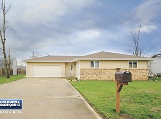 155 W Des Plaines St, Coal City, IL 60416