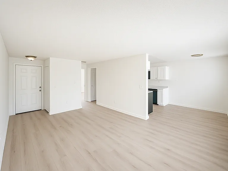 Meadowbrook Apartments — Photo 6