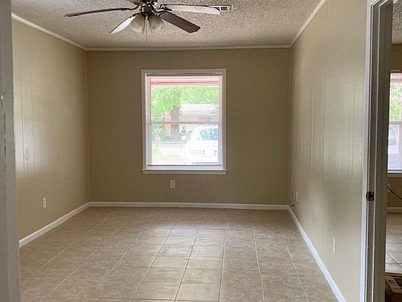 3rd image of 2931 English Oak Cir