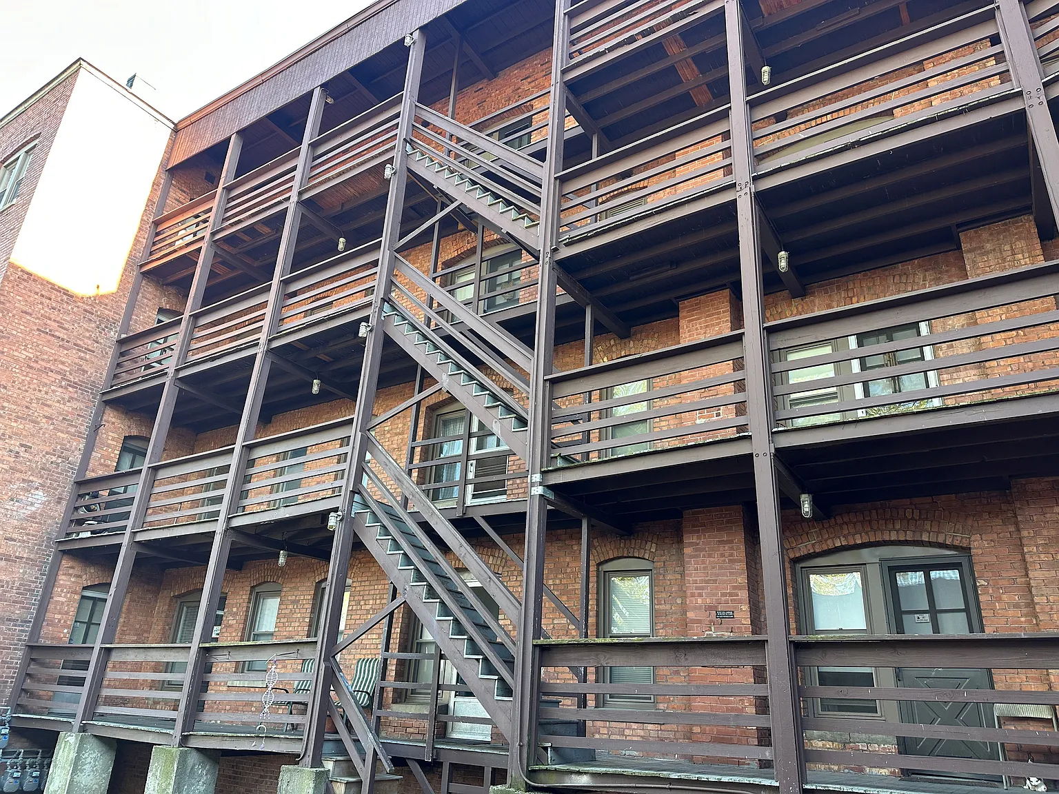 Elm Street Apartments — Photo 4