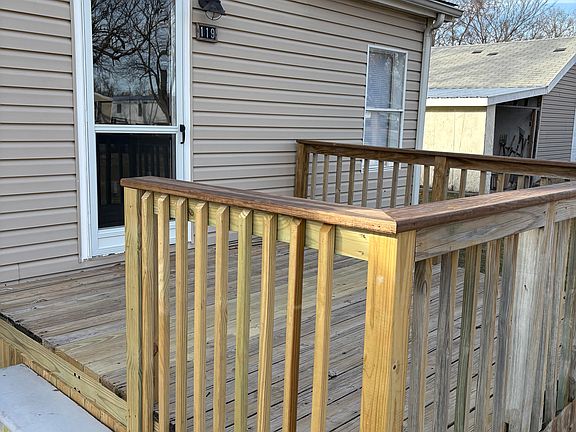 Front deck/entrance