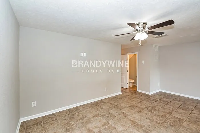3 bed, 2.5 bath, 1384 sqft, $1,795 — Photo 3