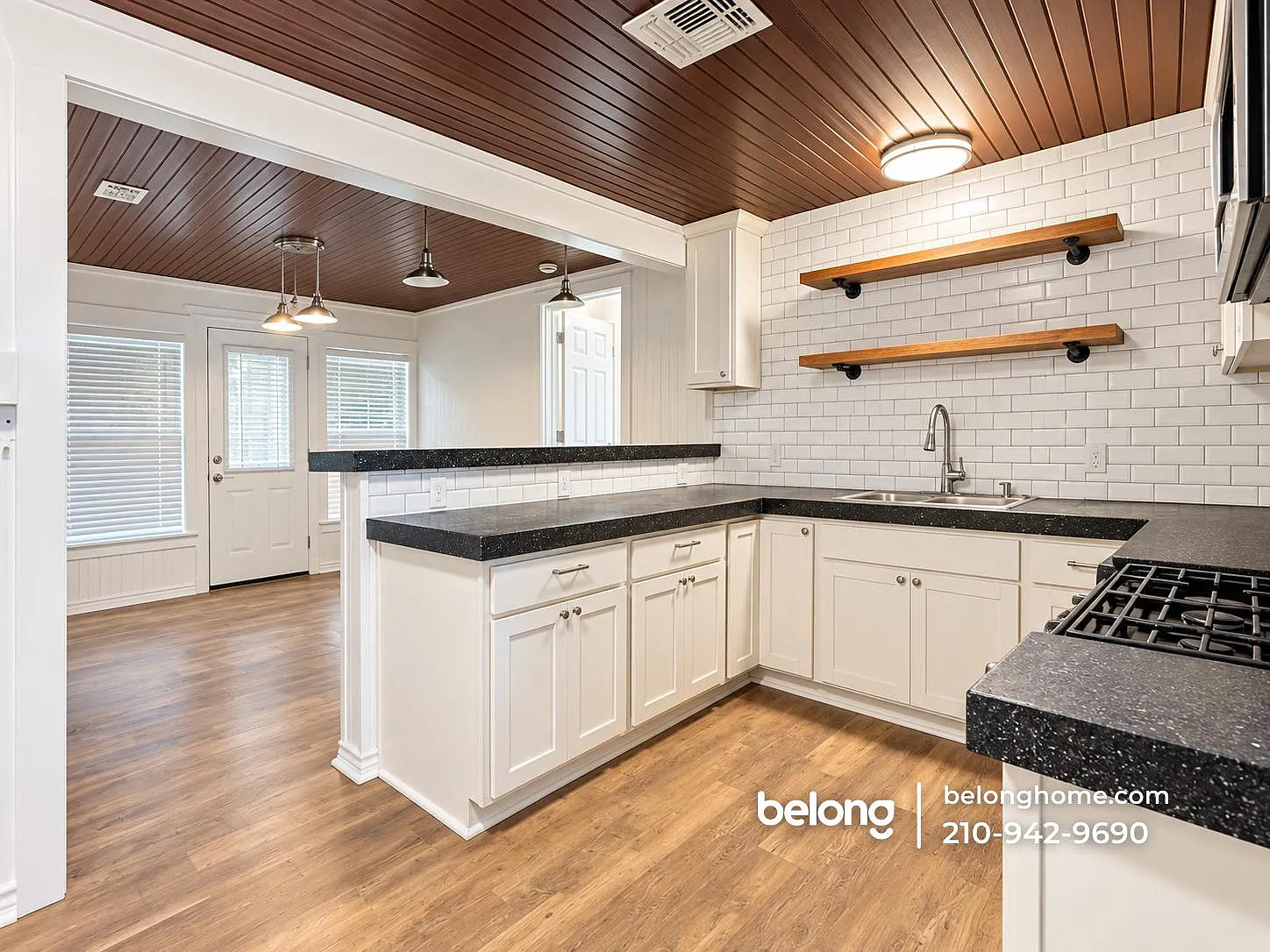 3 bed, 3.0 bath, 1724 sqft, $2,275 — Photo 2