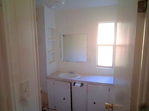 2nd image of 2501 Almon St #Cc6