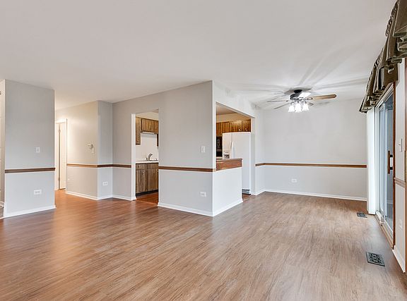 5th image of 931 Cross Creek Dr N APT B1