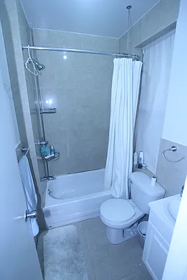 Rented by Jonis Realty | media 32