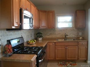 674 Maple St, Plymouth, MI