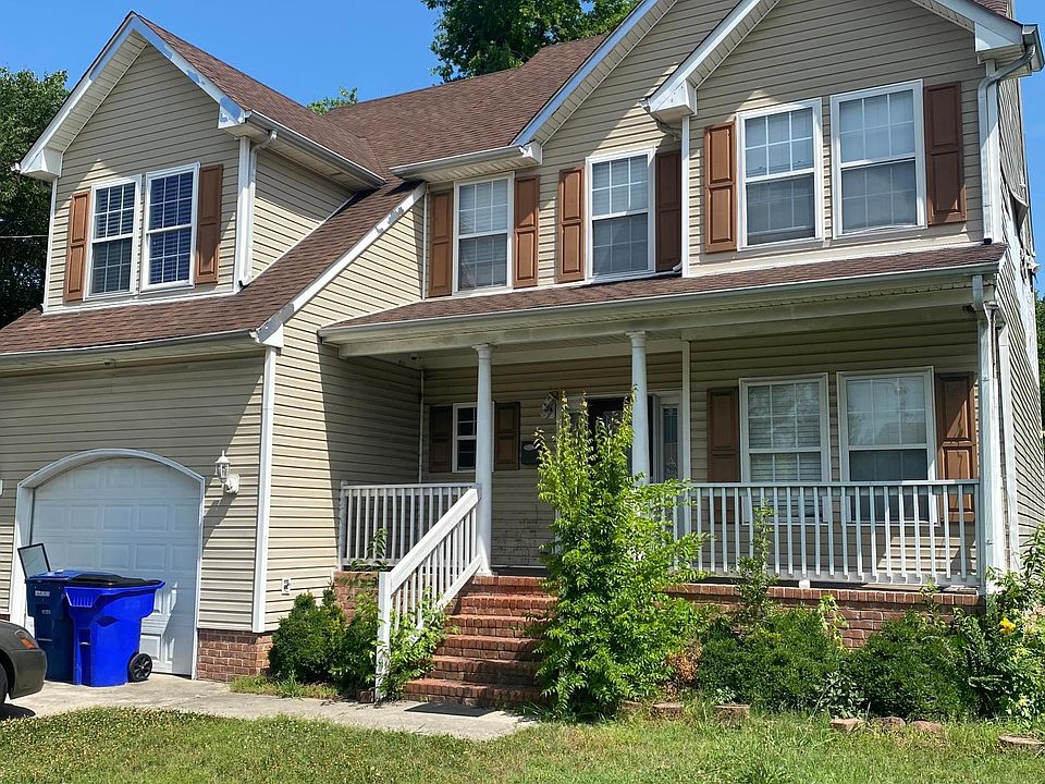 1st image of 1422 W 27th St
