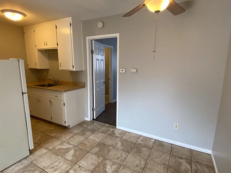 798 McClure St. — Photo 6