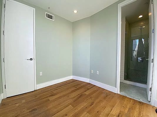 5th image of 865 Greene Ave #B3