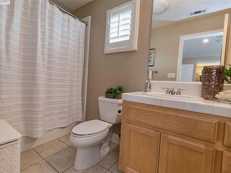 3004 Lusitana Dr — Photo 3