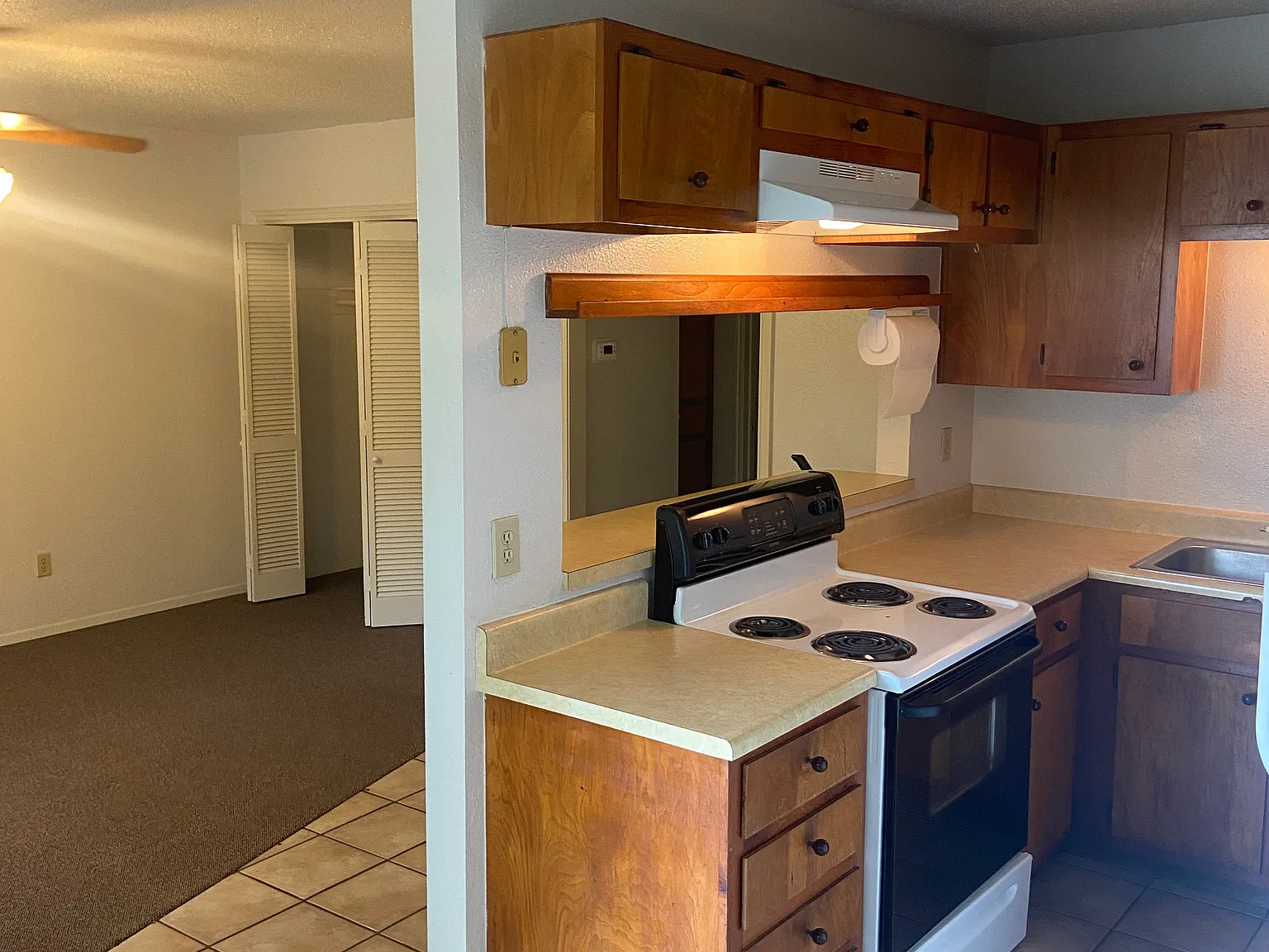 114 Lady Bird Ln — Photo 2