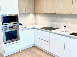 588 Harrison Ave #202, Coquitlam, BC V3J3Z5