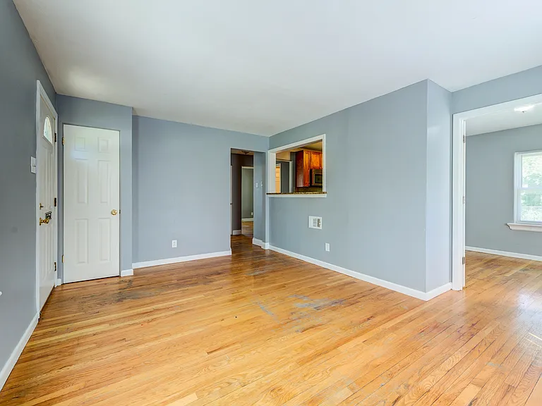 7865 Wayne Ave — Photo 5