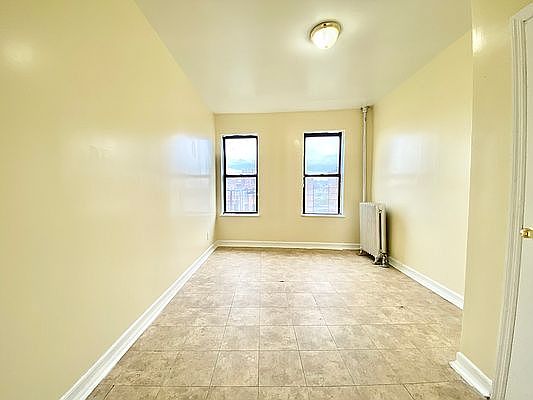 5th image of 3004 Heath Ave #30B