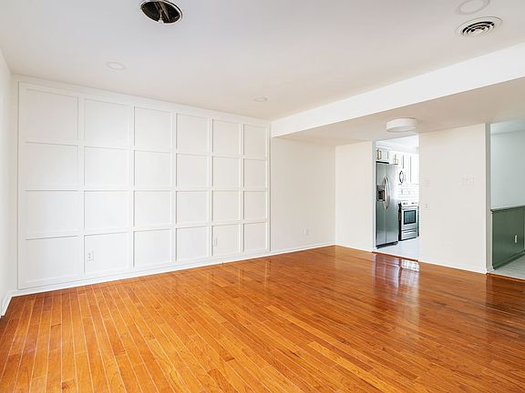 2nd image of 6527 Deane Hill Dr APT 1-31