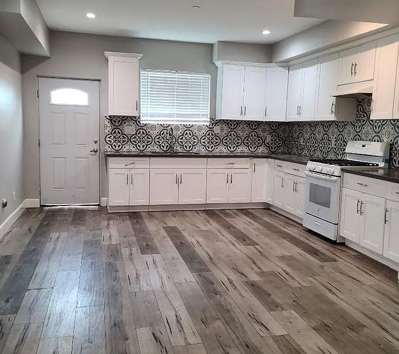 1st image of 1476 E 107th St #1478