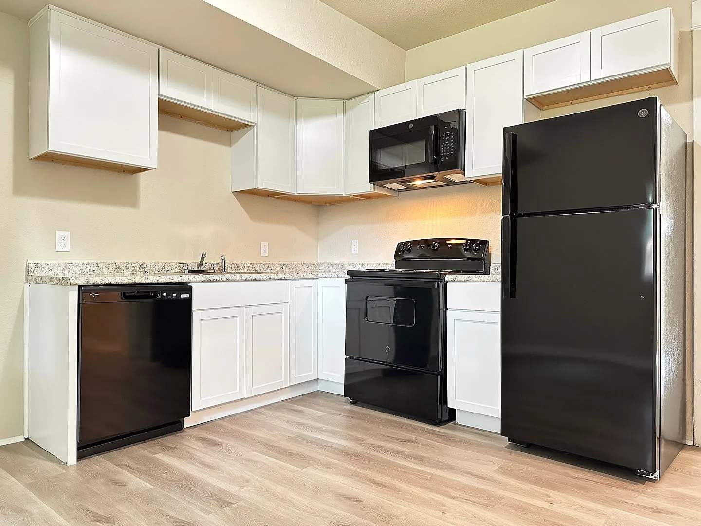 4 Bedroom Remodeled Home in Chariton — Photo 4