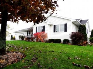 1709 Charles Dr, Luxemburg, WI 54217