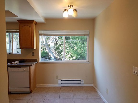 4th image of 1657 Brookvale Dr APT 4