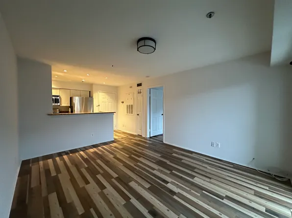 3309 Wyndham Cir APT 3178, Alexandria, VA 22302